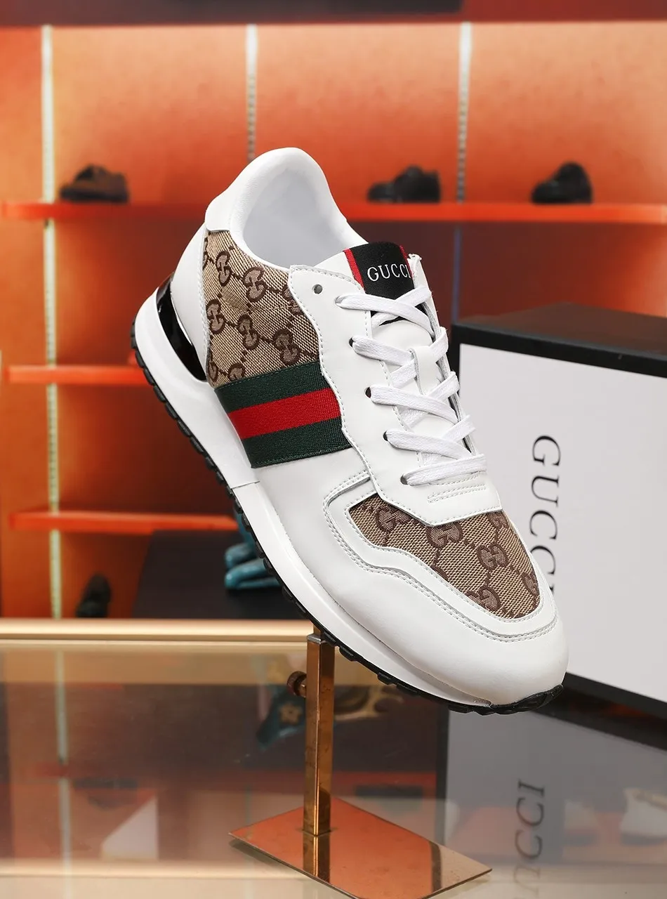 Factory price: 400💰"GUCCI"⚠️⚠️Top purchasing agent🔍🔍Sold simultaneously at men's HK counters. Sole: The original sole is specially provided by the original factory. The exclusive movable molded sole is super comfortable. The original factory follows the order. 🔍🔍High quality. 💪Details determine the quality. We only make shoes with our heart. You can enter and leave the counter at will. You are welcome to compare. Two colors are available. Size: 38-44, customized 45